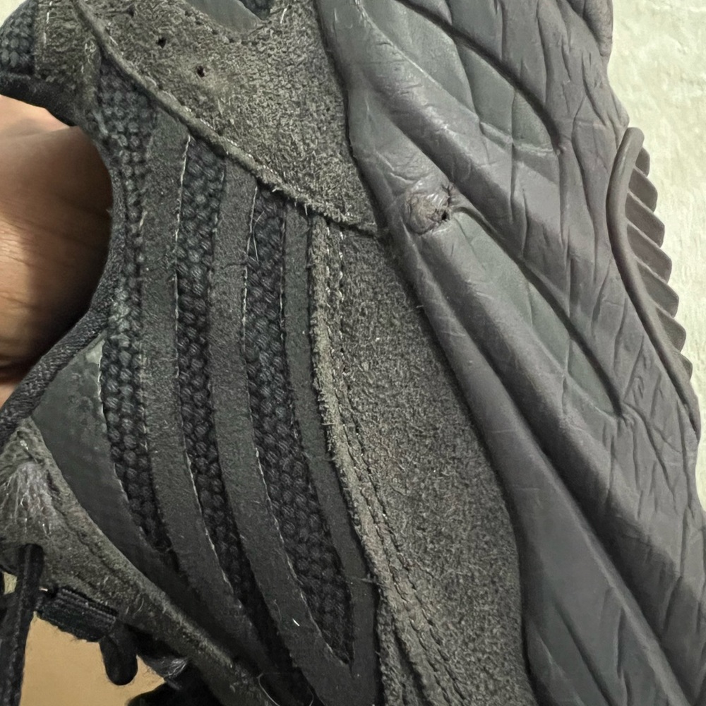 Yeezy Boost 700 V2 Kids Vanta - Picture 5 of 16